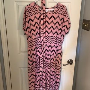 Lularoe Marly pink and black chevron- size xl
